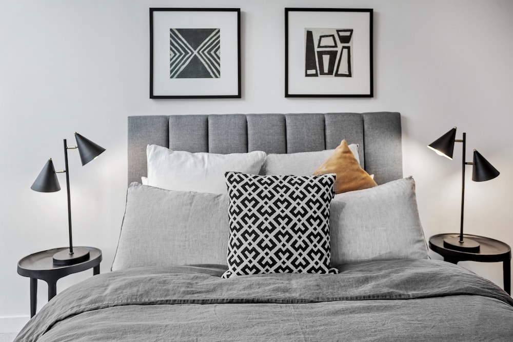 luxuria apartments collins house