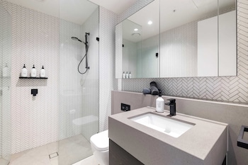 luxuria apartments collins house