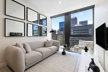 luxuria apartments collins house