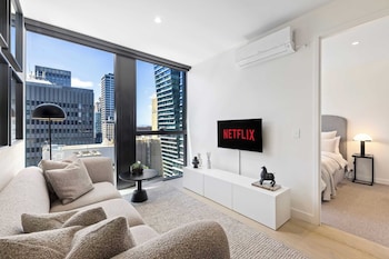 luxuria apartments collins house