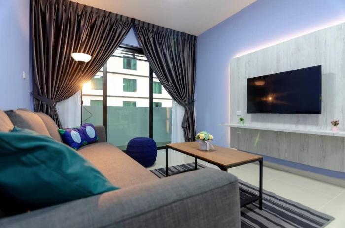 cozy and high floor suite in suasana jb 15 views