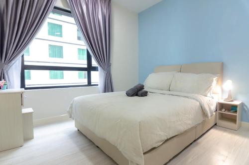 cozy and high floor suite in suasana jb 15 views