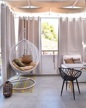 angelos boutique suites