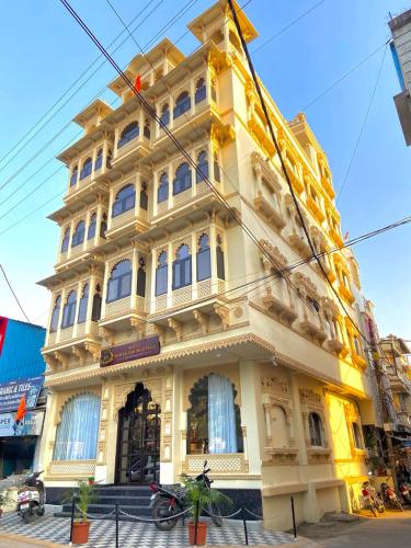 Hotel Indergarh Heritage,Mr 10 Square 32A Veena Nagar Sukhliya,2 star
