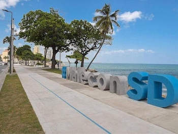 room in condo malecon cozy private room 6