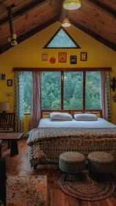 the whispering woods tirthan valley