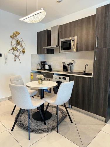 embassy gardens luxury apartments