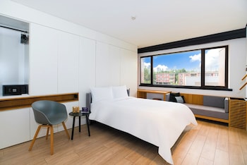 stey sanlitun boutique hotel