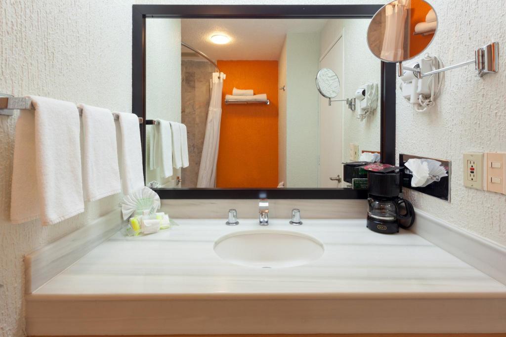 holiday inn la piedad by ihg