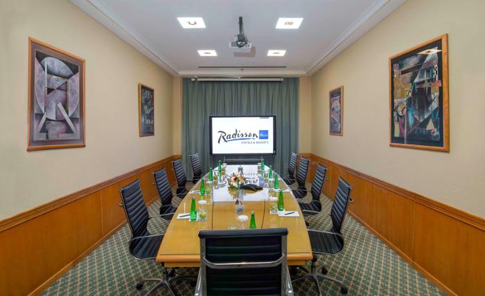 radisson blu hotel and resort al ain