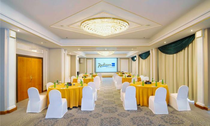 radisson blu hotel and resort al ain