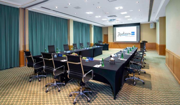 radisson blu hotel and resort al ain