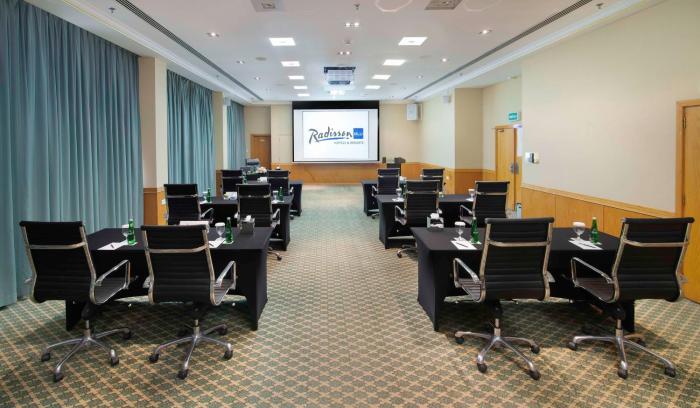 radisson blu hotel and resort al ain