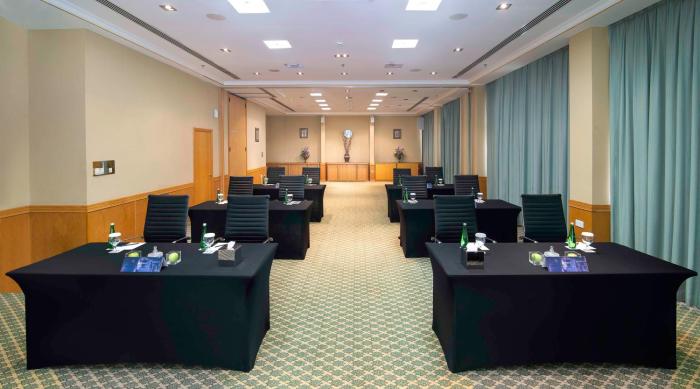 radisson blu hotel and resort al ain