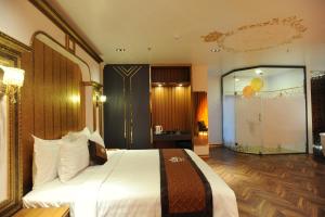 b o b hotel signature