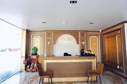 b o b hotel signature