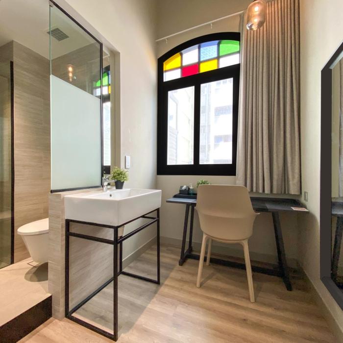 st signature jalan besar short overnight 13 hours 6pm 7am