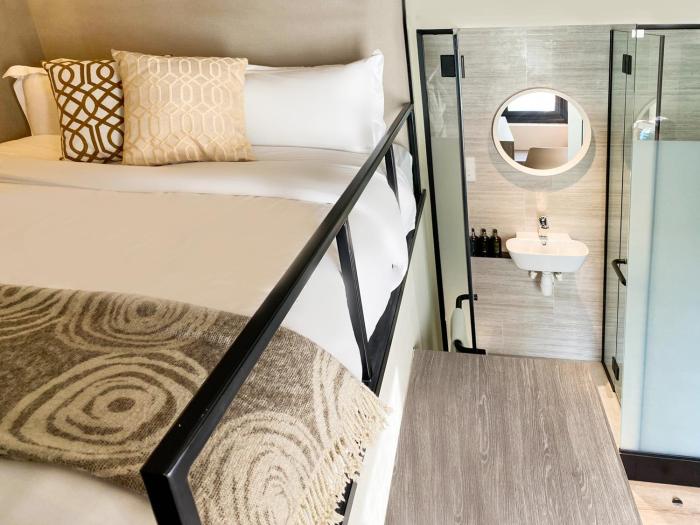 st signature jalan besar short overnight 13 hours 6pm 7am