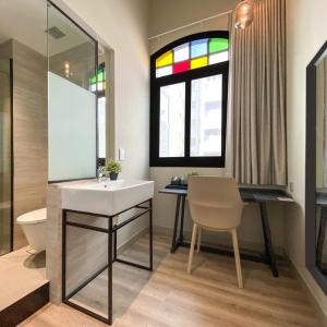 st signature jalan besar short overnight 13 hours 6pm 7am