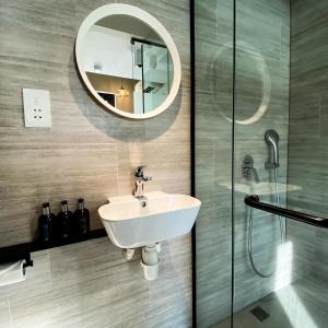 st signature jalan besar short overnight 13 hours 6pm 7am