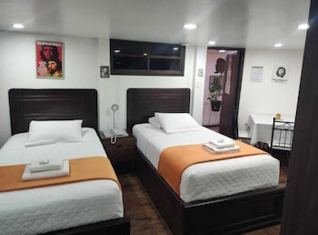 hotel el che no apto para corruptos