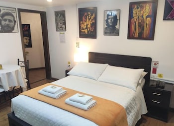 hotel el che no apto para corruptos
