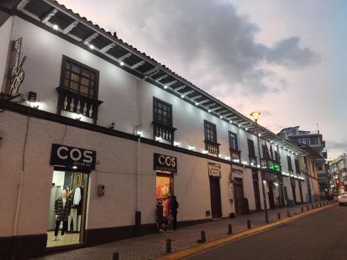 hotel el che no apto para corruptos