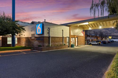 motel 6 clarkston wa