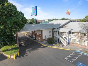 motel 6 clarkston wa