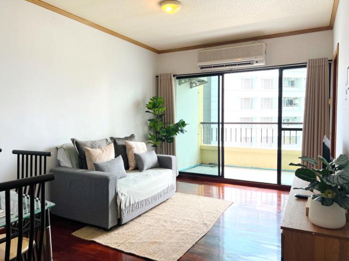 grand diamond condominium