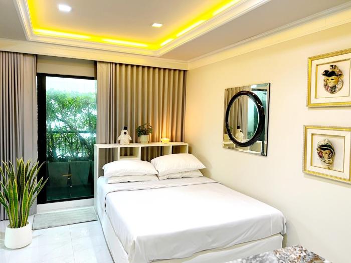 grand diamond condominium
