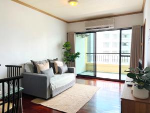grand diamond condominium