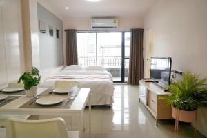 grand diamond condominium