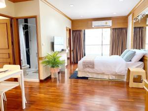 grand diamond condominium