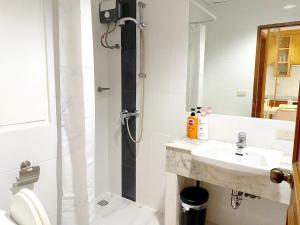 grand diamond condominium