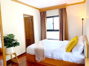 grand diamond condominium