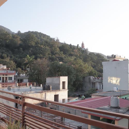 Gayatri Kunj Guest House,,2 star