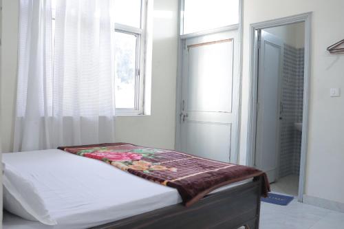 gayatri kunj guest house