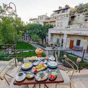 Sarnich Cave Suites,Goreme>>Cappadocia,5 star