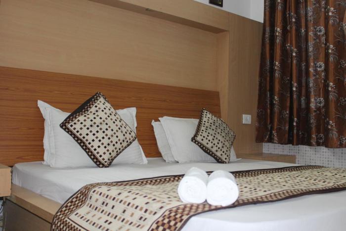 trimrooms katra railway station