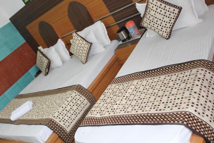 trimrooms katra railway station