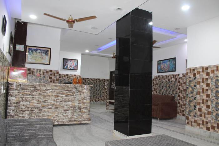 trimrooms katra railway station