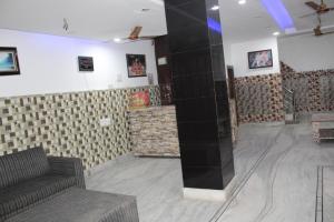 trimrooms katra railway station