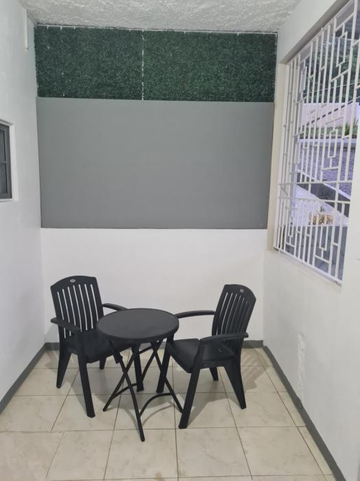 la rose apartment