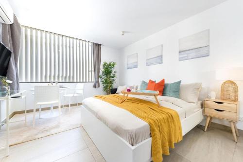 a cozy and stylish beach studio 5min walk to bondi beach