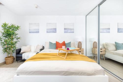 a cozy and stylish beach studio 5min walk to bondi beach