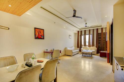 super townhouse oak hotel c pearls