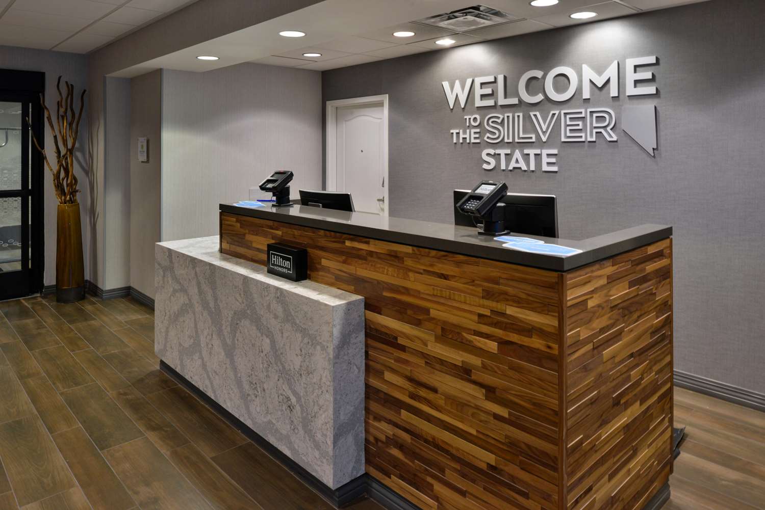 hampton inn and suites las vegas airport