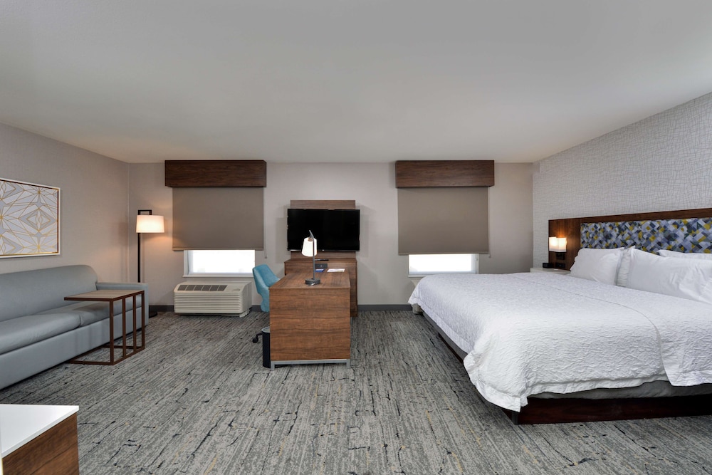 hampton inn and suites las vegas airport