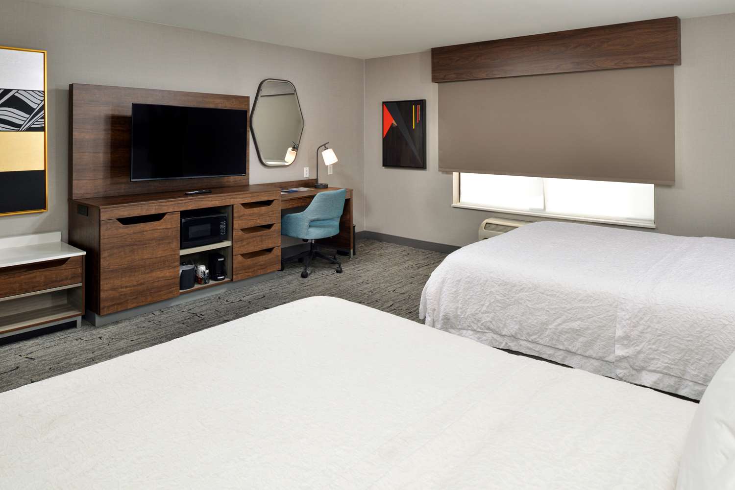 hampton inn and suites las vegas airport